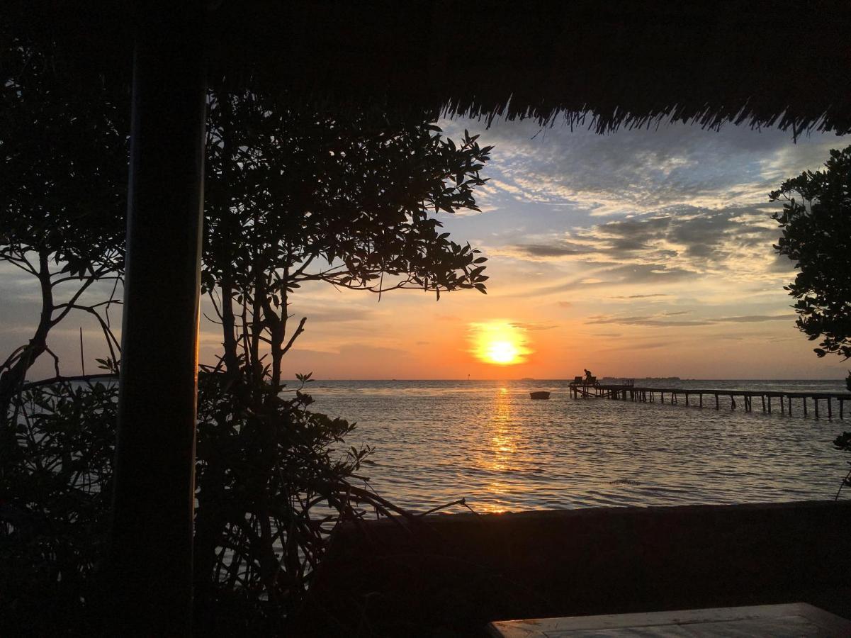 Omah Alchy Cottages Karimunjawa-Inseln Exterior foto