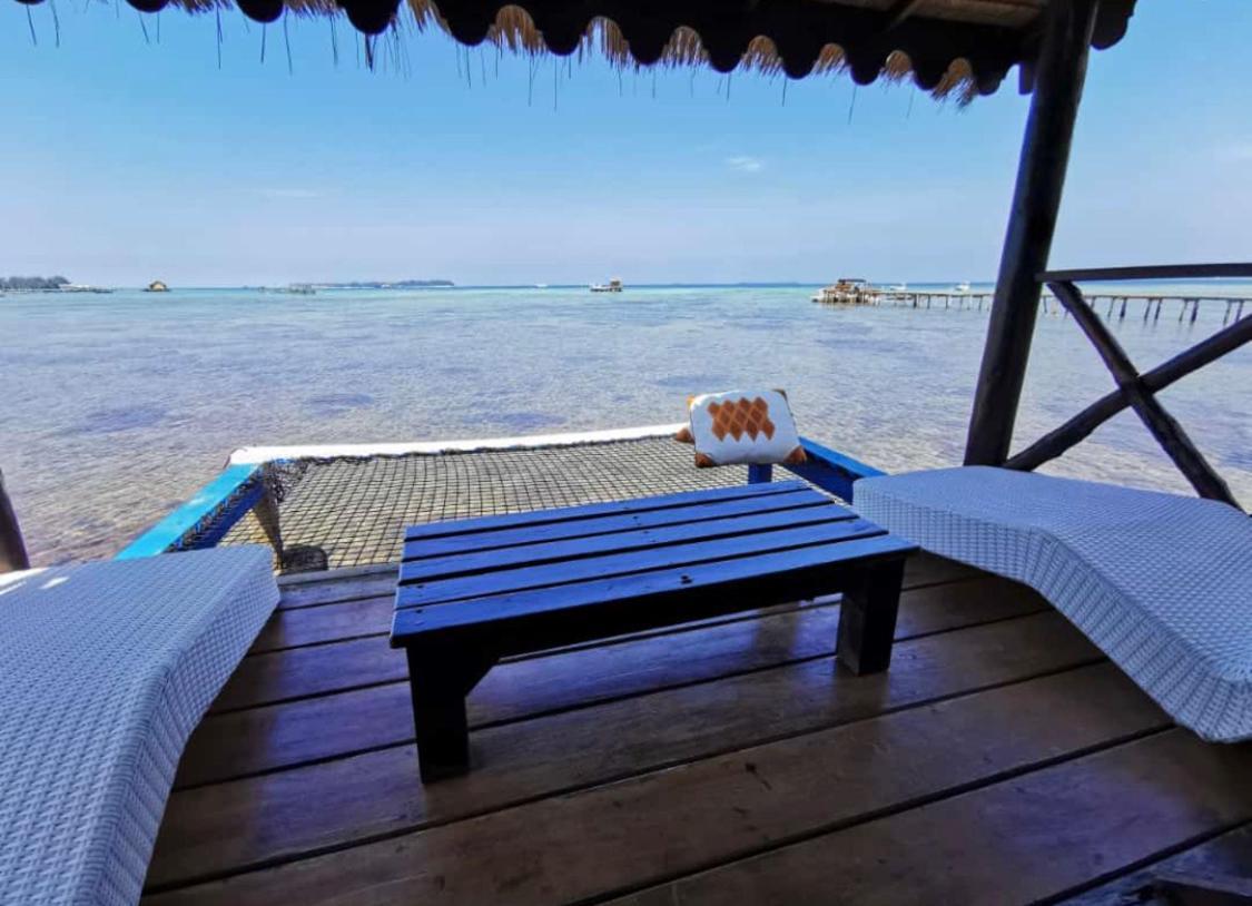 Omah Alchy Cottages Karimunjawa-Inseln Zimmer foto