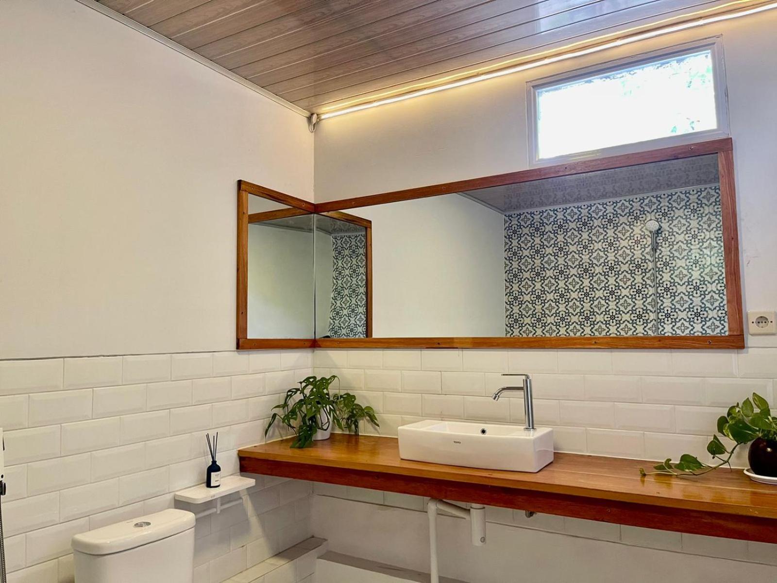Omah Alchy Cottages Karimunjawa-Inseln Zimmer foto