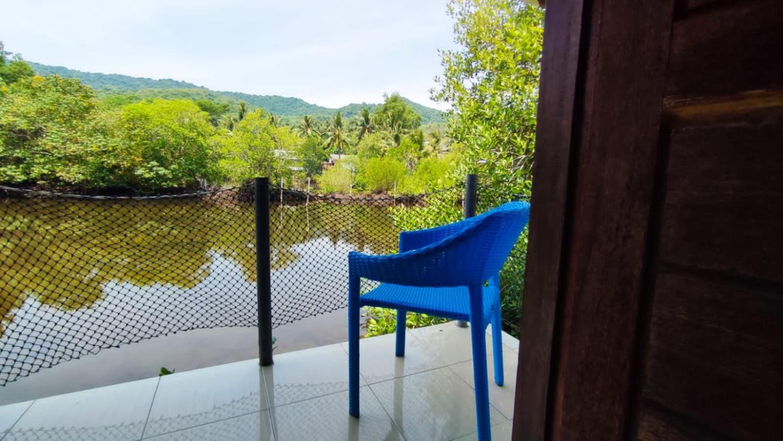 Omah Alchy Cottages Karimunjawa-Inseln Zimmer foto