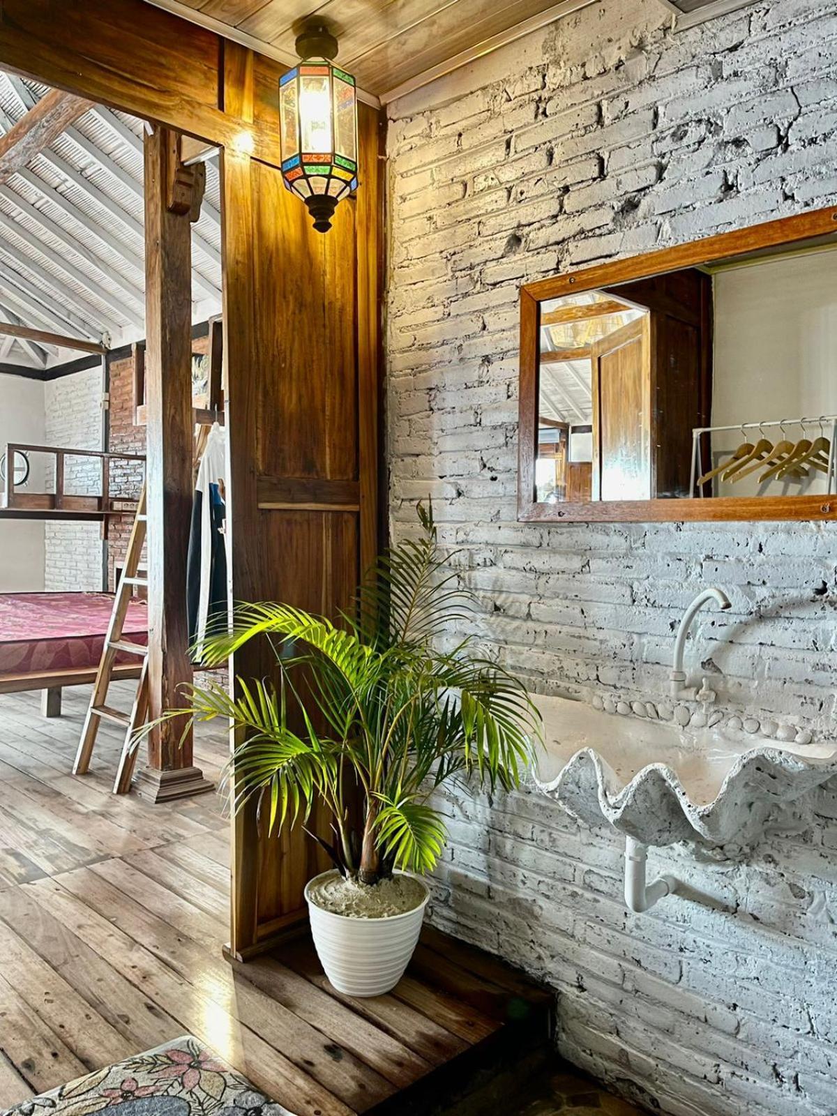 Omah Alchy Cottages Karimunjawa-Inseln Zimmer foto